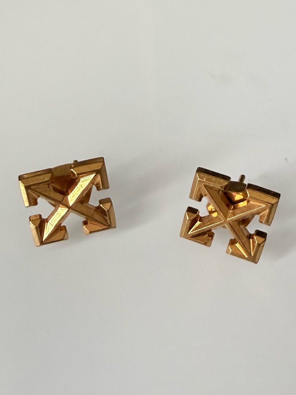Off-White Gold Arrow Stud Earrings